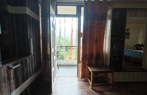Geyzing House | "StayWithUs: Your Comfort, Our Priority!"