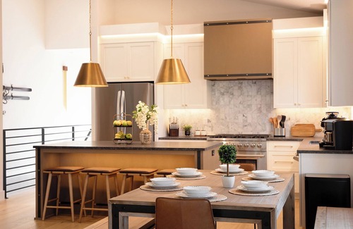 Sandy House | Stefenee Lodge - Base of Mt.Hood w AC, Chef's Kitchen, PS5 & Foosball