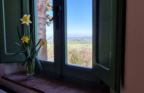 Orciatico Ski Chalet | Steinhaus Alleinstehend mit Fantastischem Ausblick, Stilvolle Einrichtung, Ruhe