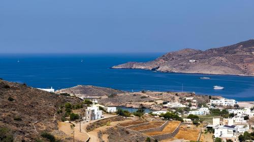 Posidonia Villa | Stelios-Korina Villa with Pool and Stunning View in Syros Posidonia