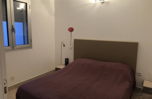 Galeria Hotel | Stella marina apartment facing port and beach, swimming pool.
