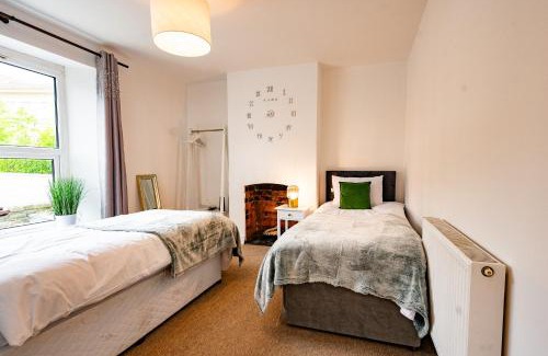 Staple Hill House | STELLA'S COTTAGE- Cute Traditional Home In South West By STAE-Homes