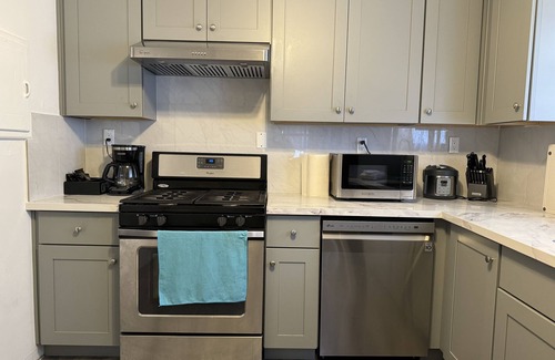 Alhambra House | Stellar 3 bedrooms 2 baths house near USC, Pasadena, Downtown LA and Hollywood