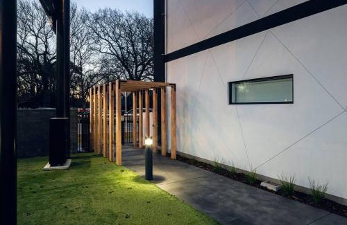 Addington Apartment | Stellar Central City Apartment - Hagley Park