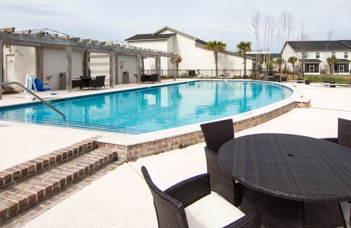 Epworth Acres House | Stellar townhome near everything fun on SSI!