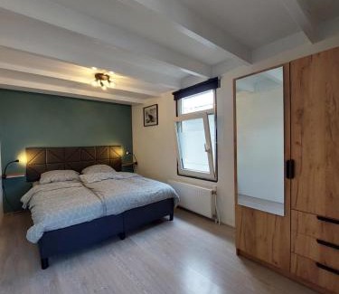 Heinkenszand Ski Chalet | Stelle Maris, Nice place in Heinkenszand, 2 bedrooms, outdoor swimming pool, WIFI smart TV and privacy