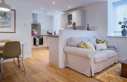 Stonehaven Apartment | Stepping Stone Apartment is a stone throw away from Stonehaven Beach, with Two Bedrooms and Views