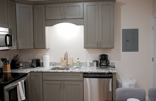 Biloxi Apartment | 🔥STEPS 2 BEACH❤️ | SLEEPS 4 W/W+D