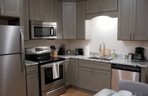 Biloxi Apartment | 🔥STEPS 2 BEACH❤️ | SLEEPS 4 W/W+D