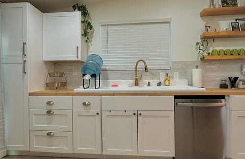 Downtown Redlands House | Steps away from downtown Redlands