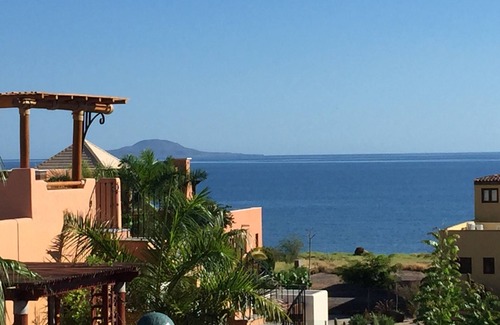 Nopolo Villa | Steps from Best Beach&LAP P00L View! Snorkel Golf Dine Swim Relax FUN π