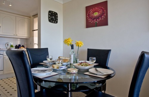 South Hayling Apartment | Steps From The Shore