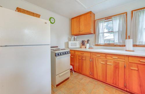 Edinboro House | Steps to Lake and Public Boat Ramp Edinboro Cottage