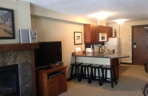 East Kootenay Condo | Steps to Lifts in Upper Village