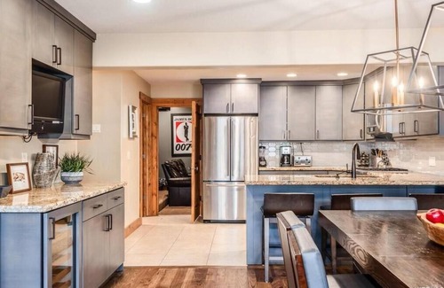 Deer Valley House | Steps to Main St—Enjoy Both Park City Mountain & Deer Valley!