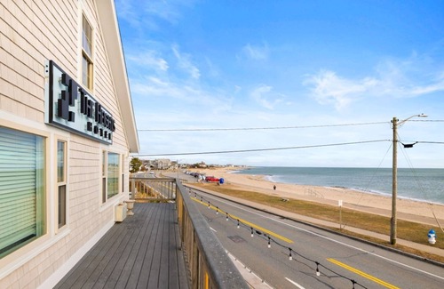 Falmouth Heights Apartment | Steps to Ocean: Cozy 2 Double Bed Stay with Deck