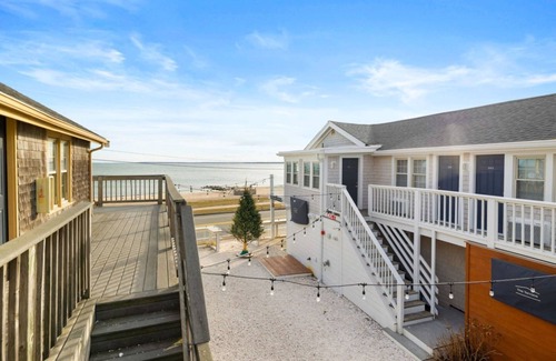 Falmouth Heights Apartment | Steps to Ocean: Cozy 2 Double Bed Stay with Deck