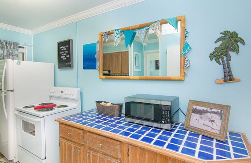 Juno Beach House | Steps to Sand. Beachside Sanctuary. Boutique Bungalow Chic.