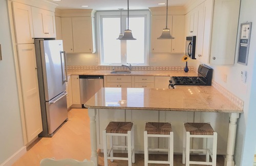 Seabrook Cottage | Steps to Seabrook Beach Ideal for Extended Family or 2 Families- 2 LR, 2 KT, 2 B