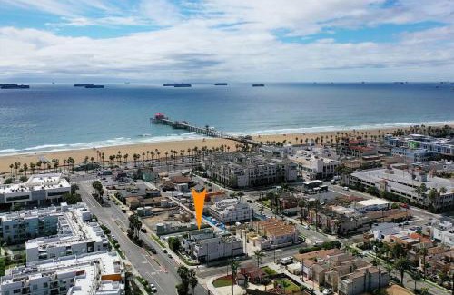 Huntington Beach Apartment | Steps To The Beach, Main Street and Pacific City - OCEAN VIEWS