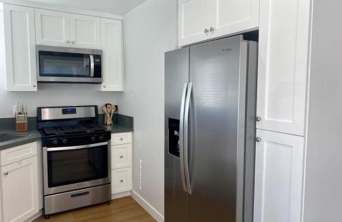Huntington Beach Apartment | Steps To The Beach, Main Street and Pacific City - OCEAN VIEWS