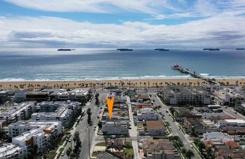 Huntington Beach Apartment | Steps To The Beach, Pacific City and Main Street - Studio