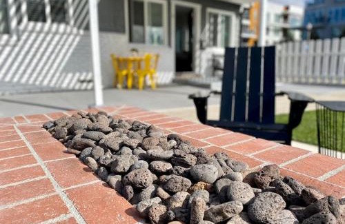 Huntington Beach Apartment | Steps To The Beach, Pacific City and Main Street - Studio