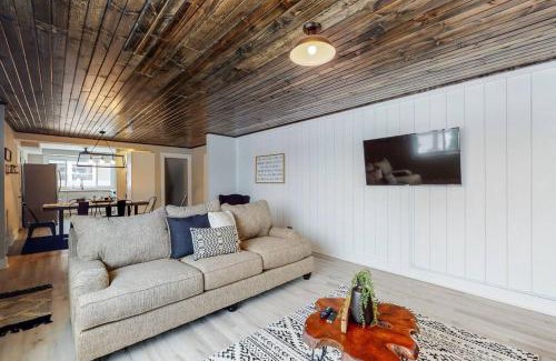 Canton House | Steps to the HOF-Football Fans Dream Stay