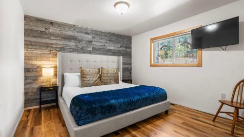 Mountain View Estates House | Steps to Trails Minutes to Heavenly Fireplace Deck BBQ Bluewood Cabin by AvantStay