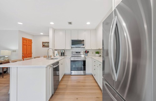 Saint Simons Island Condo | Steps to Village-Relaxing Stay