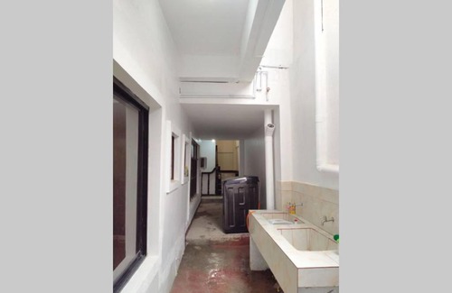 Las Pinas Apartment | Sterling Homes in Las Pinas - 16 Rooms - Rate is per room not entire house