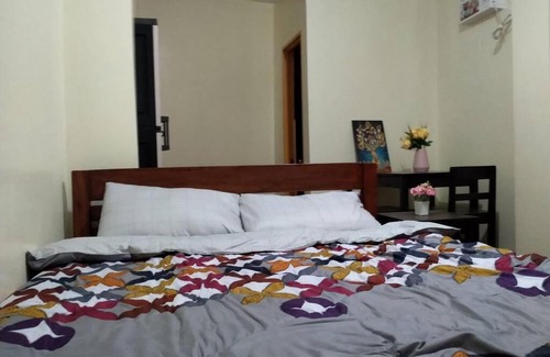 Las Pinas Apartment | Sterling Homes in Las Pinas - 16 Rooms - Rate is per room not entire house