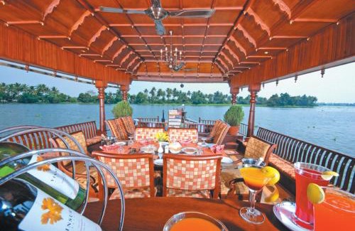 Sea View Ward Boat Rental | Sterling Houseboats Lake Palace, Alleppey