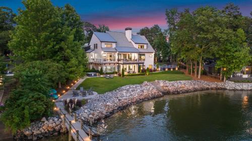 Mayhew House | Sterling with optional boat rental