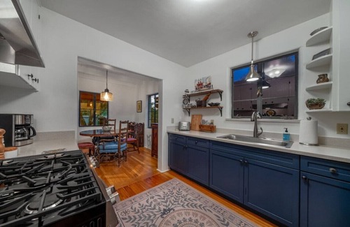 Blenman-Elm Apartment | Stewart (Cherry) -