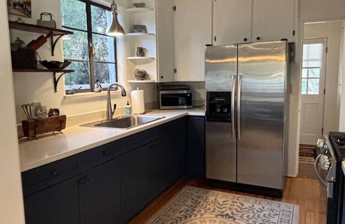 Blenman-Elm Apartment | Stewart (Cherry) -