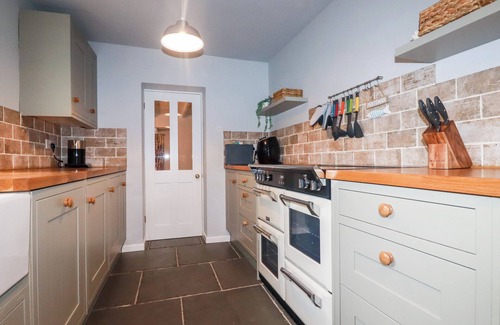 Pentewan Cottage | STILL WATERS, pet friendly, character holiday cottage in Pentewan