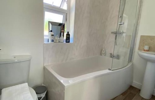 Blandford Saint Mary House | Stillness- Connect to the Nature in the Hot Tub