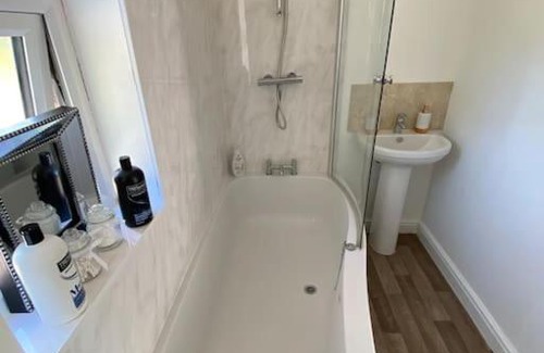 Blandford Saint Mary House | Stillness- Connect to the Nature in the Hot Tub