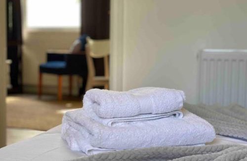 Blandford Saint Mary House | Stillness- Connect to the Nature in the Hot Tub