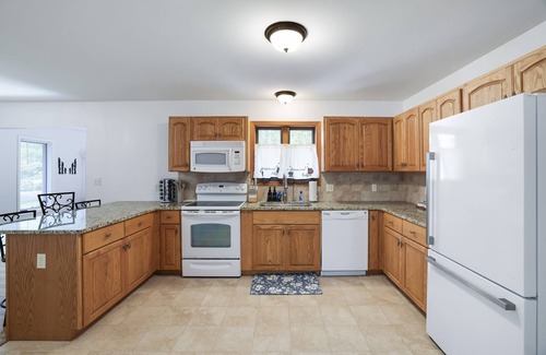 Pocono Summit House | Stillwater Lake Retreat Near Kalahari