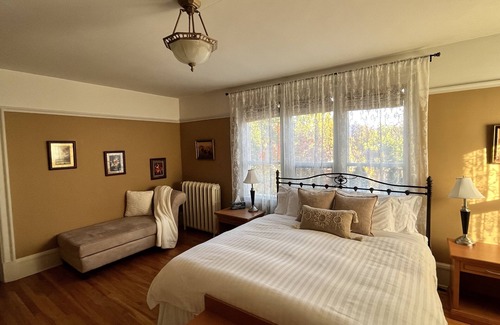 South Central Bed & Breakfast | Stirling House Bed & Breakfast