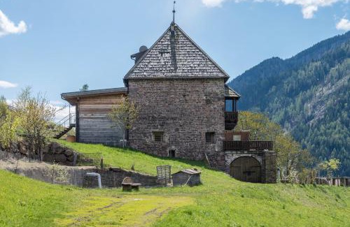 Sarntal Apartment | Stofnerhof Turmgemach