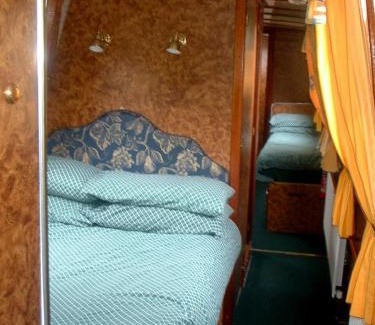 Stone House | Stone - Boat - Sleeps 6 - Pet Friendly - 85ws