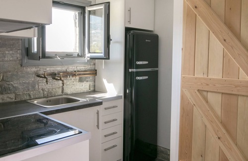 Nea Styra House | Stone & Cozy Studio ιdeal for relaxed holidays, 100m from the beach!