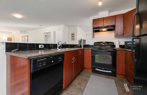 East Kootenay Apartment | Stone Crest | Pool | Hot Tub | Lake | Courtyard