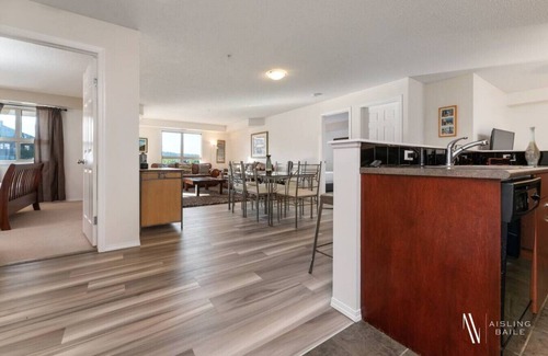 East Kootenay Apartment | Stone Crest | Pool | Hot Tub | Lake | Courtyard