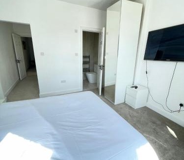Edgware House | Stone Lodge 2 min Walk From Edgware Underground