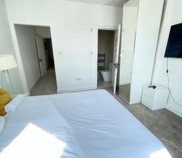 Edgware House | Stone Lodge 2 min Walk From Edgware Underground