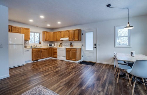 Keuka Park Cottage | Stone's Throw from Keuka College